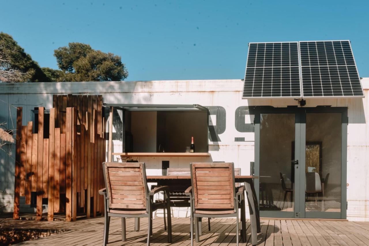 Cooltainer Retreat: Sustainable Coastal Forest Tiny House Near Barcelona Castelldefels Εξωτερικό φωτογραφία